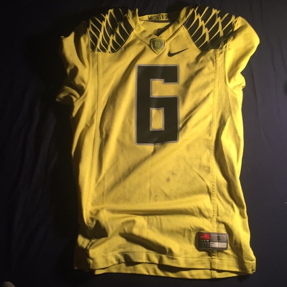 oregon ducks yellow jersey